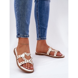 Díszített lapos fehér női papucs 2