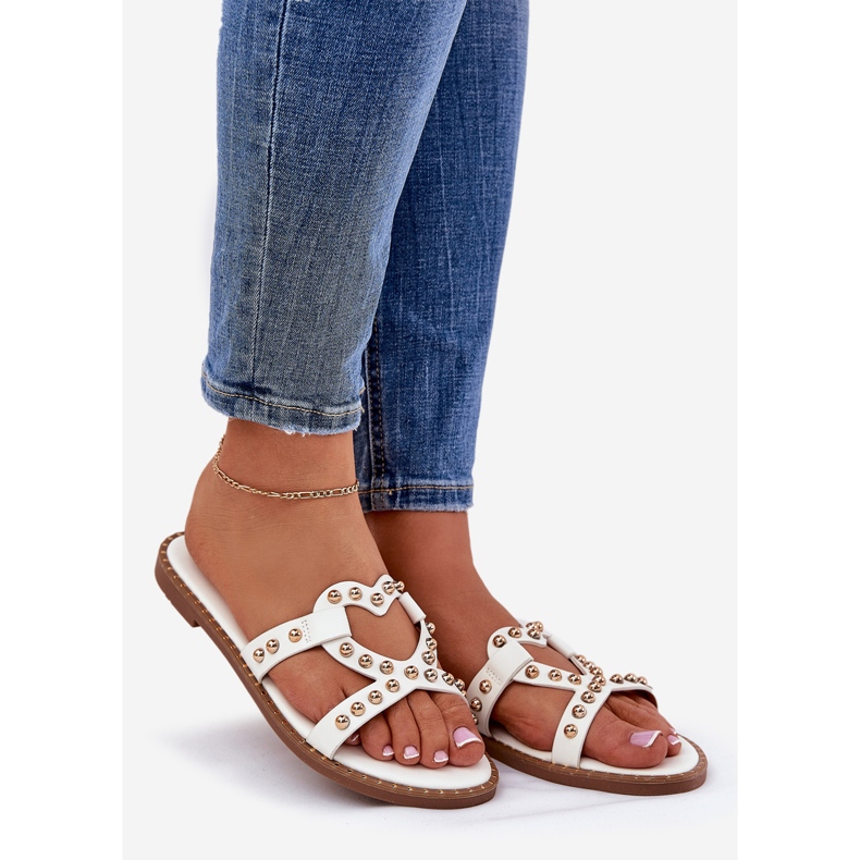 Díszített lapos fehér női papucs 1