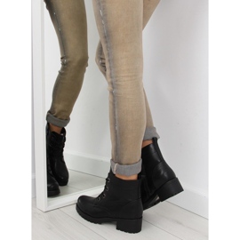 Fekete fűzős csizma HQ891 fekete 2