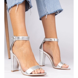 Ezüst fém szandál az oszlopon rögzített a bokára 1