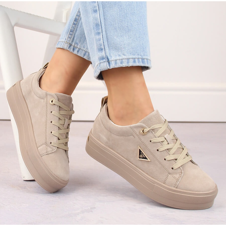 Női bézs bőr velúr cipő a Filippo DP3533 platformon 1