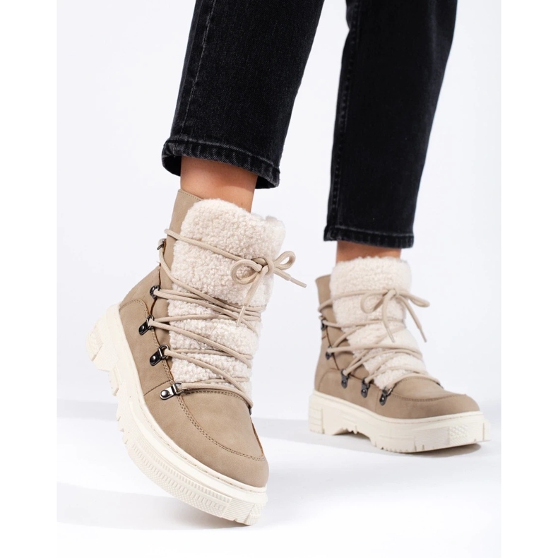 Bézs színű női hócsizma báránybőrrel 2