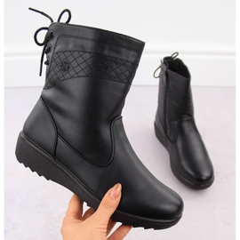 Női szigetelt fekete csizma Unisoft 7985 1