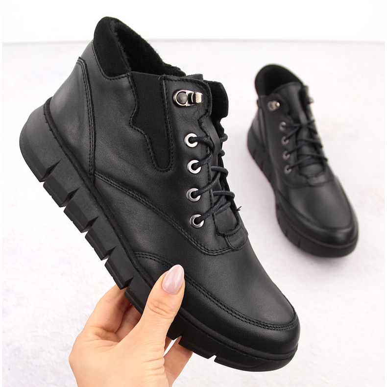 Női bőrcsizma a platformon, fekete Helios 561 1