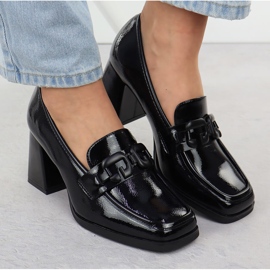 Festett női cipő a fekete potocki sz12553 poszton 1