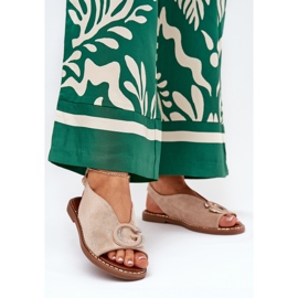 Lapos női szandál bézs dekorációval 2