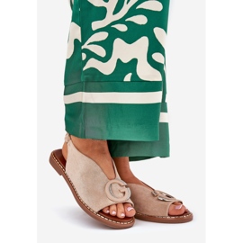 Lapos női szandál bézs dekorációval 1