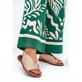 Lapos, elegáns szandál, bézs dekorációval 2