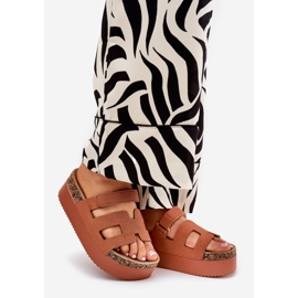 Papucs a hatalmas teve platformon barna 1