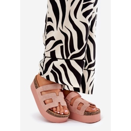 Papucs egy hatalmas rózsaszínű platformon 1 Papucs egy hatalmas rózsaszínű platformon 1