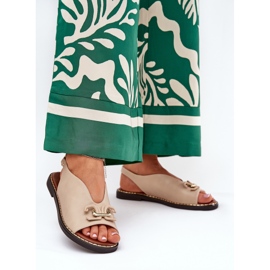 Lapos, rágcsált szandál öko bőr bézs díszítésével 2