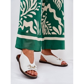 Lapos, rágcsált szandál dekorációval öko bőr fehér 2