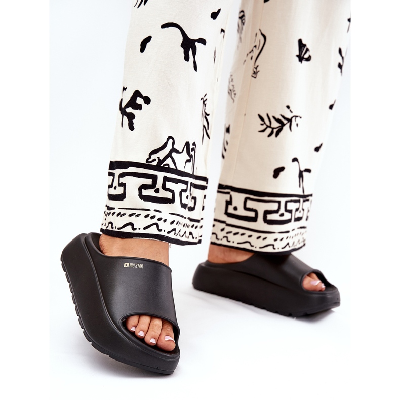 Női hab papucs a Big Star RR274A567 fekete platformon 2