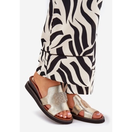 Jezzi Női papucs flopok az anchoikus bőr ékön, arany dekorációval aranysárga 1