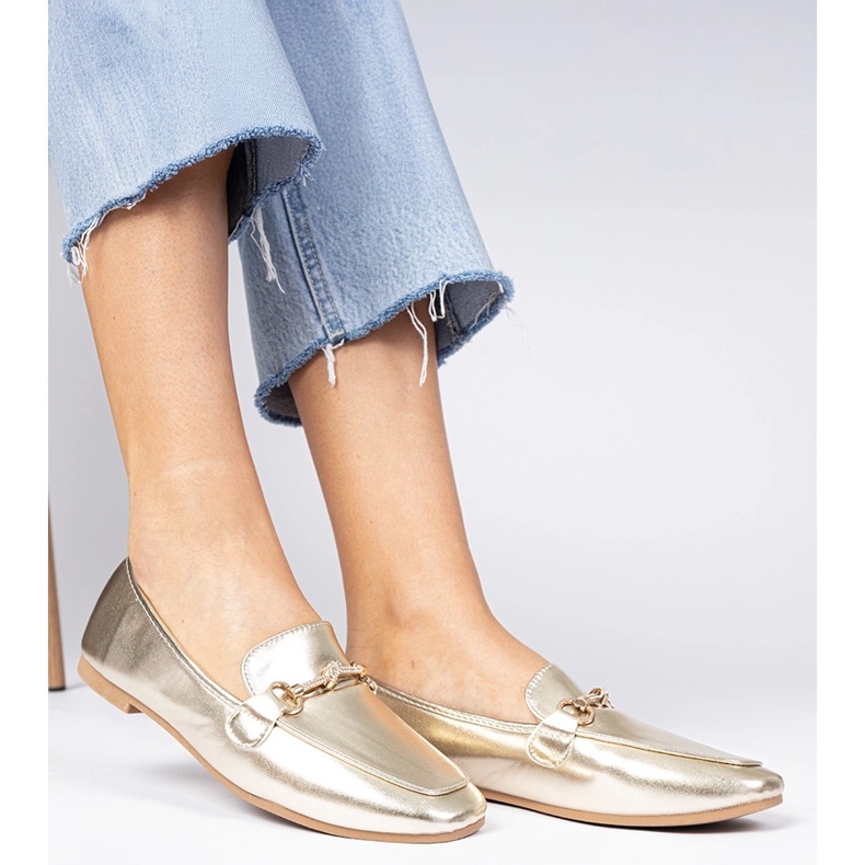 Aranyos, elegáns cipők arany dekorációval és cirkonokkal aranysárga 1