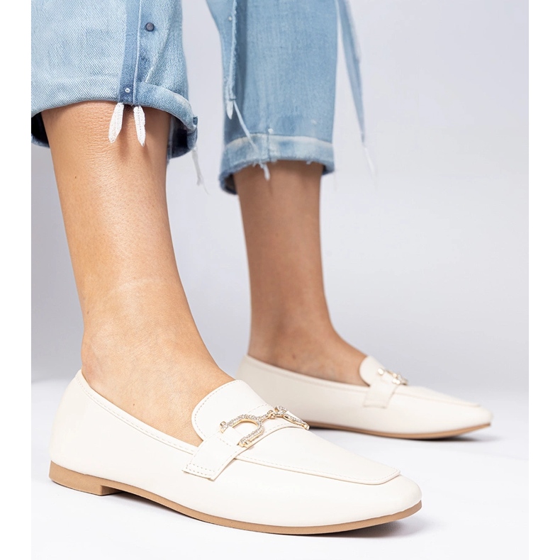 Bézs elegáns loaferek cirkonokkal 1