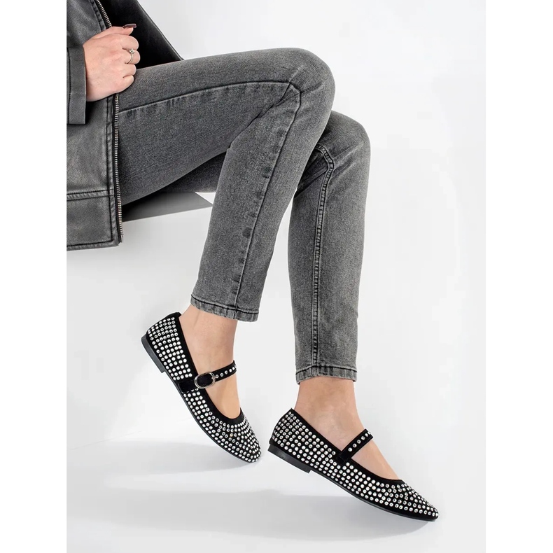 Fekete női balettlakások szegecsekkel 1