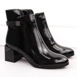 Fekete lakkbőr bokacsizma dekoratív sarokkal D&amp;A S.Barski Premium Collection MR880-140 2