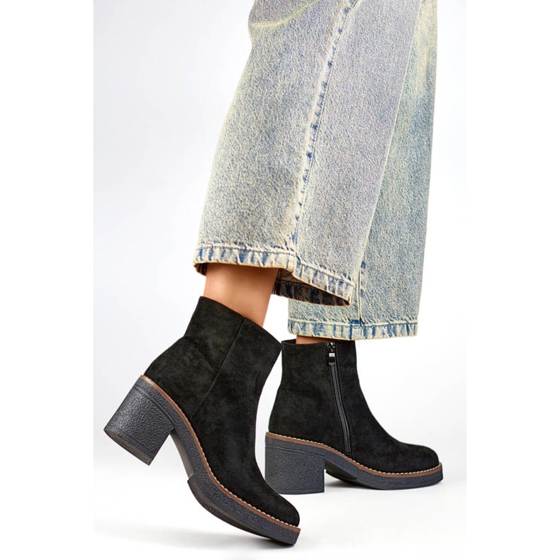 Klasszikus női velúr magas sarkú csizma, fekete 9613B 2