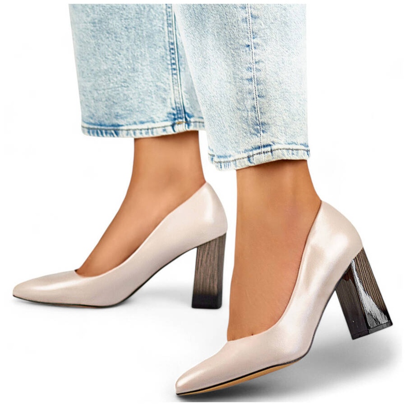 Női hegyes pumpák magas dekoratív sarokkal, bézs GD-FL486A-L.BE 1