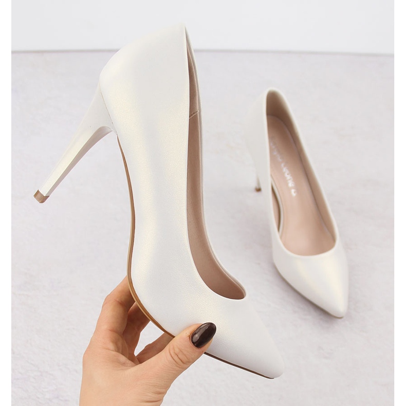 Krémes gyöngy pumpák Sergio Leone 1878 fehér 1