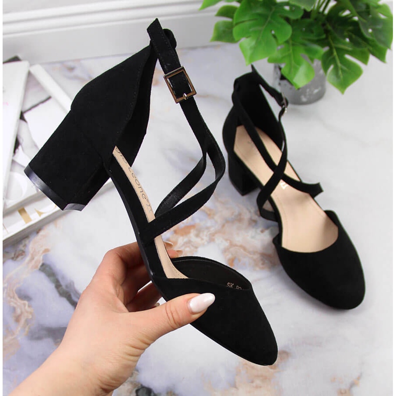 Sergio Leone női fekete pántos szandál 2