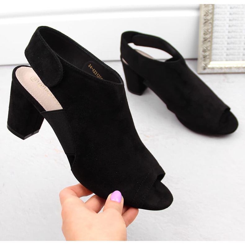 Női velúr teljes sarkú szandál tépőzárral, fekete Potocki CA42312 1