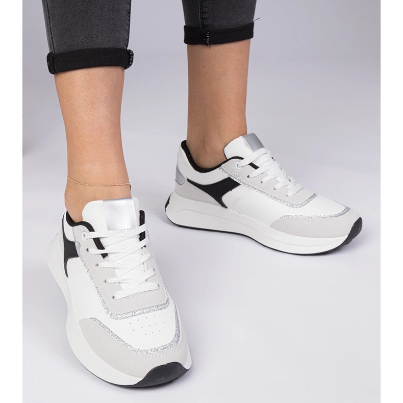 Fehér, csillámos női tornacipő 2