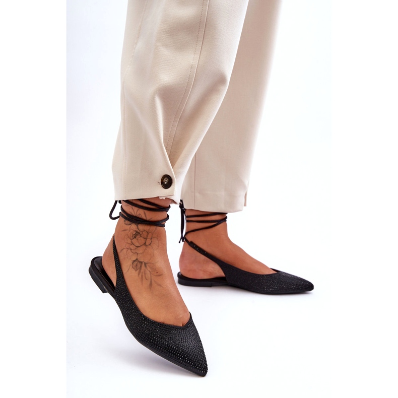 Fekete strasszokkal díszített női balerinák 1