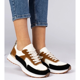 Női fehér és fehér cipők csillogással 2