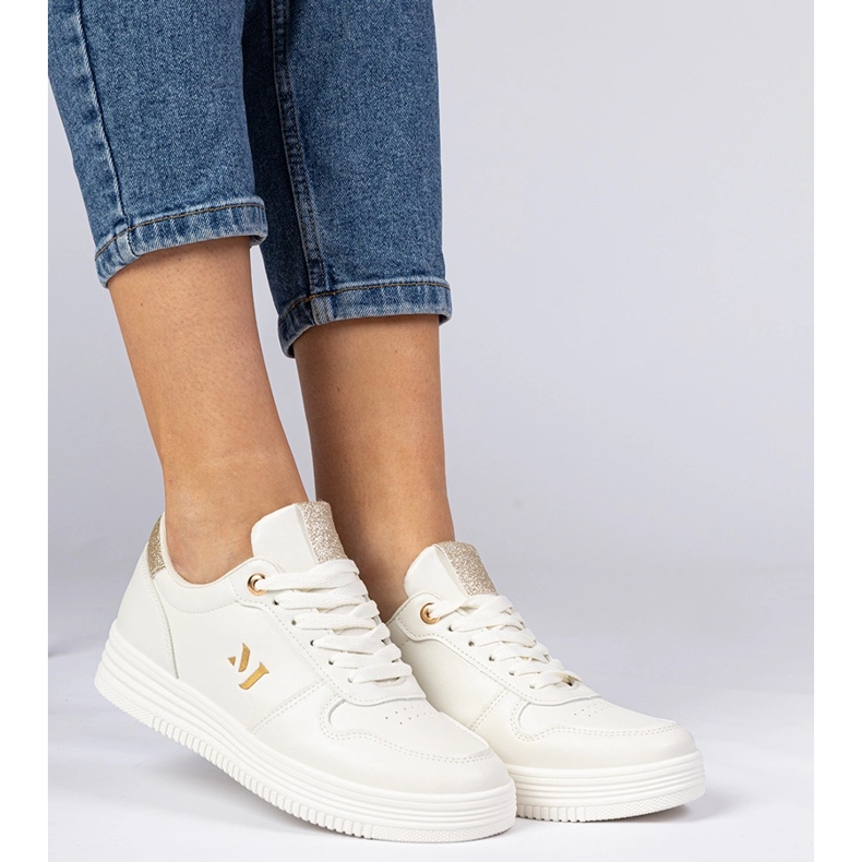 Bézs női cipők arany brokáddal 1 Bézs női cipők arany brokáddal 1