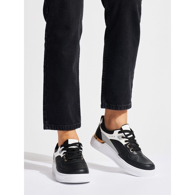 Fekete platformos sportcipő 1