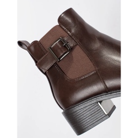 Női barna Chelsea csizma csattal és magassarkúval 2