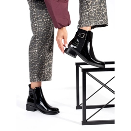 Fekete lakkos női Chelsea csizma 2