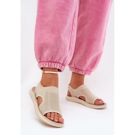 Női sportszandál bézs 2