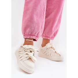 Eco bőr cipők a bézs platformon 2