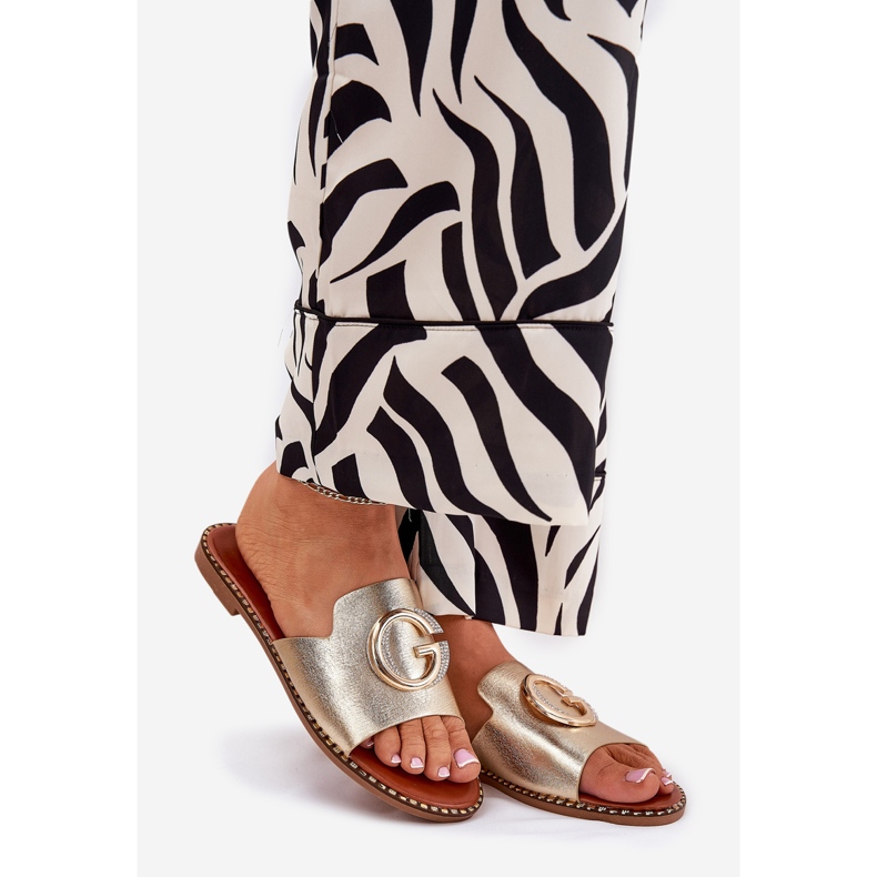 Öko bőr lapos női papucs dekoratív arany részletekkel aranysárga 1 Öko bőr lapos női papucs dekoratív arany részletekkel aranysárga 1