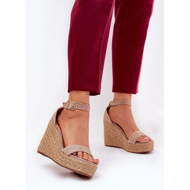 Női szandál ékhez khaki zsinórral bézs 2