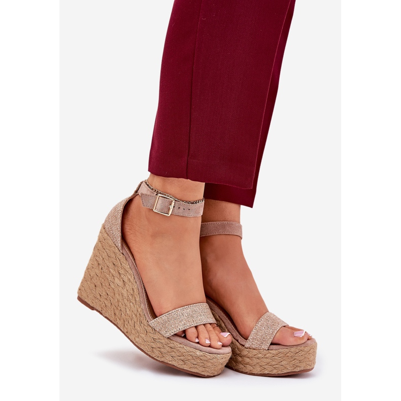 Női szandál ékhez khaki zsinórral bézs 1