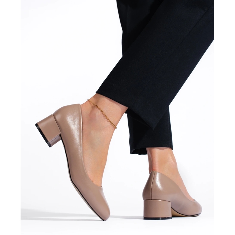 Női alacsony sarkú pumpák, sötét bézs 1