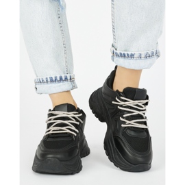 Fekete női tornacipő 1