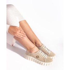 Világos bézs színű, velúr bőrből készült platformcipő 1