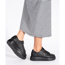 Fekete bőr platformú tornacipő fehér 2