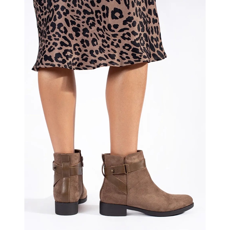 Bézs színű velúr női bokacsizma 2