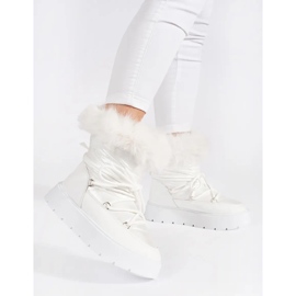 Női fehér hócsizma bundával, vastag talpon 1 Női fehér hócsizma bundával, vastag talpon 1