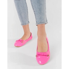 Rózsaszín lapos női balerinák íj és lakkozott lábujjjal 2