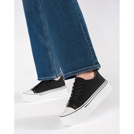 Fekete női tornacipő vastag talppal 1