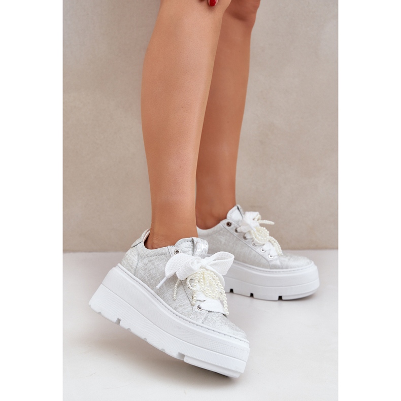 Bőr cipők a Chebello 4658 ezüst platformon 2