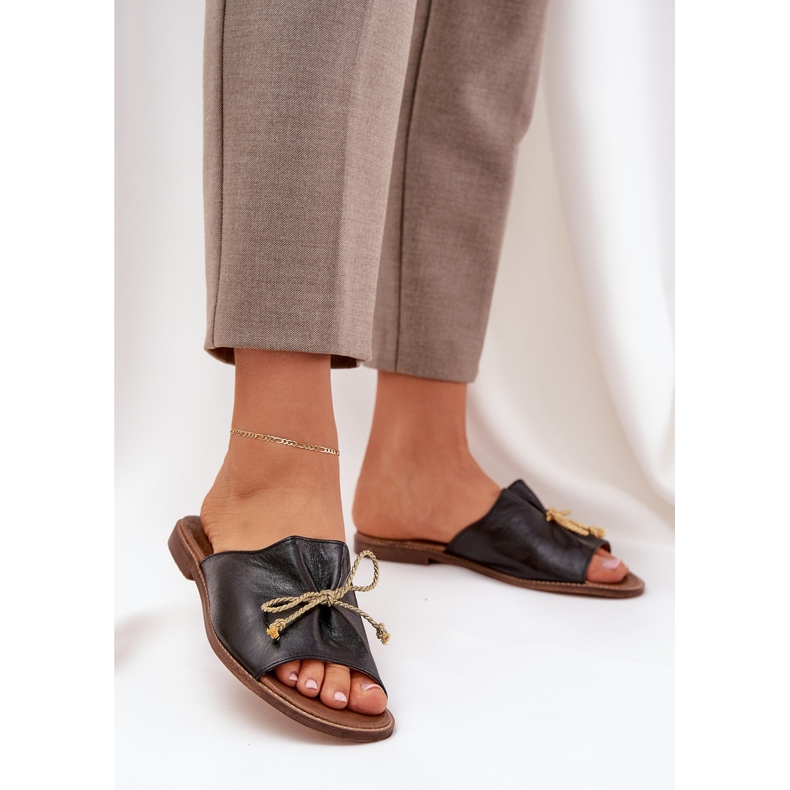 Bőr lapos, elegáns papucs egy íj Lewski 3572 fekete 2