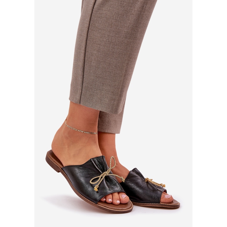 Bőr lapos, elegáns papucs egy íj Lewski 3572 fekete 1